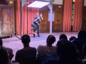 Franc succès pour le spectacle « On ne parle pas avec des moufles »